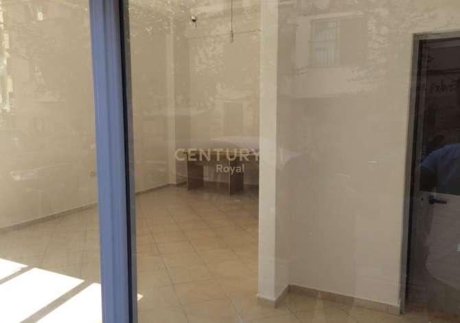 SHITET DYQAN PRANE SHKOLLES "BAJRAM CURRI"