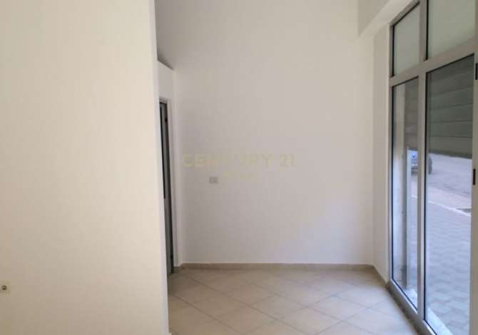 SHITET DYQAN PRANE SHKOLLES "BAJRAM CURRI"