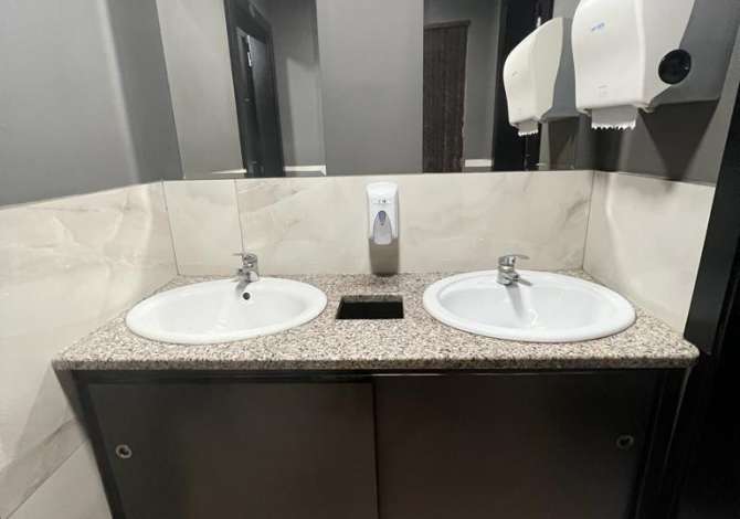 Ambient biznesi me qera 2+1 ne Tirane - 3,000 Euro