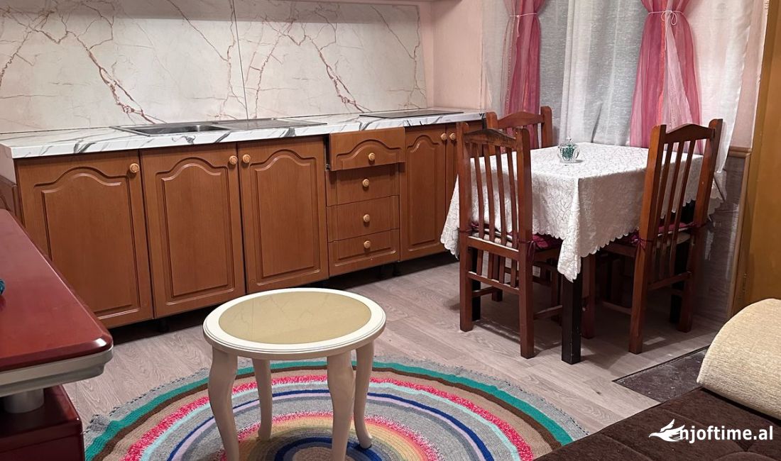 Appartamento in affitto a Tirana 1+1, Arredato