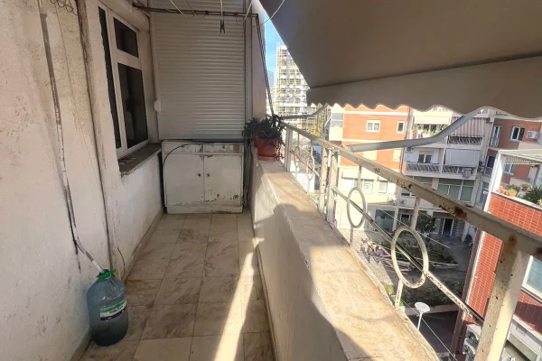 Appartamento in affitto a Tirana 2+1, Arredato