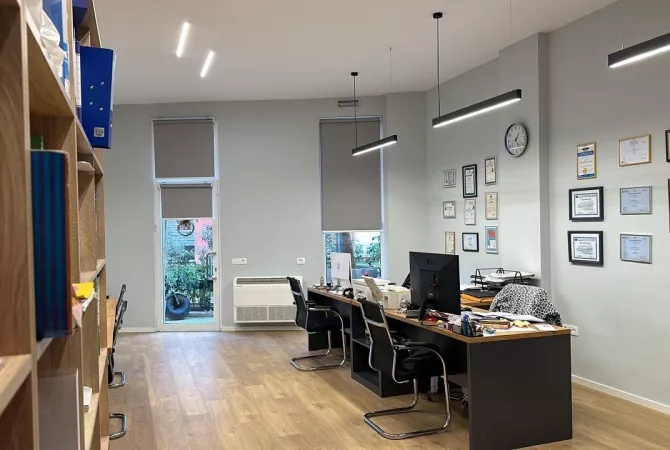 Business Property for Rent 1+1 in Tirana - 780 Euro