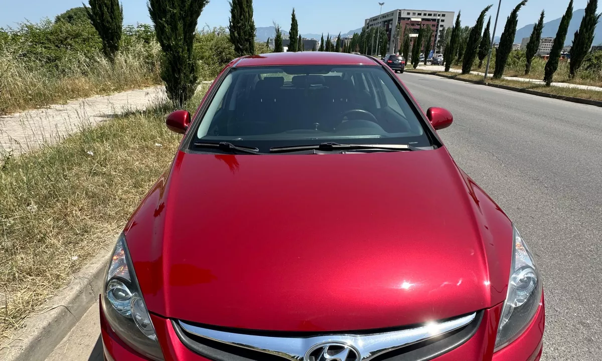 Auto in Vendita a Tirana, Hyundai, 2011 Diesel,Kambio Manual Pagamento 5,000  Euro.