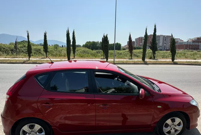 Auto in Vendita a Tirana, Hyundai, 2011 Diesel,Kambio Manual Pagamento 5,000  Euro.