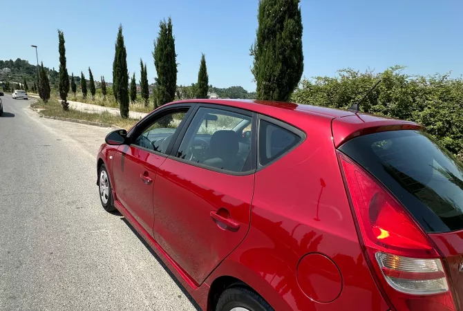 Auto in Vendita a Tirana, Hyundai, 2011 Diesel,Kambio Manual Pagamento 5,000  Euro.