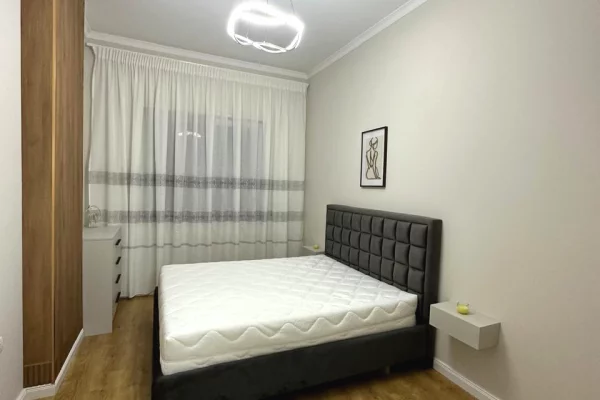 Shtepi ne shitje Apartament ne Tirane, 1+1, Mobilimi E mobiluar, Pagesa 125,000  Euro.