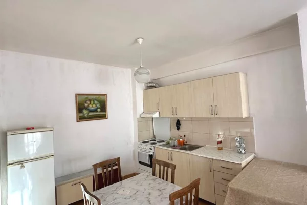 Shtepi me qera Apartament ne Tirane, 1+1, Mobilimi E mobiluar, Pagesa 30,000  Leke.