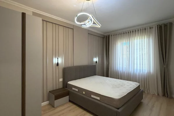 Shtepi ne shitje Apartament ne Tirane, 2+1, Mobilimi E mobiluar, Pagesa 18,000,000  Leke.