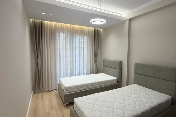 Shtepi ne shitje Apartament ne Tirane, 2+1, Mobilimi E mobiluar, Pagesa 18,000,000  Leke.