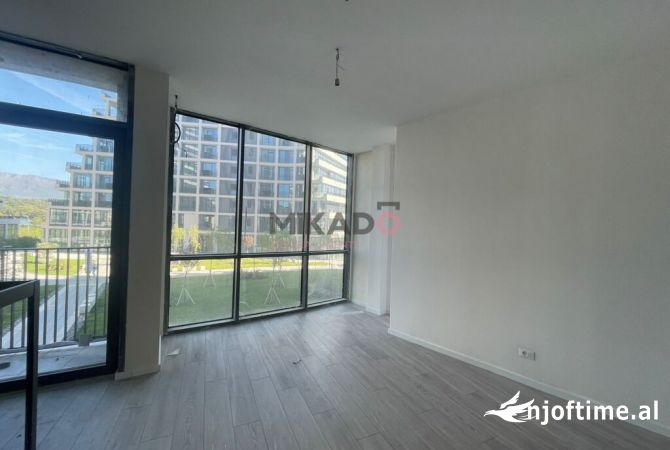 Ambiente Commerciale in Affitto 3+1 a Tirana - 900 Euro