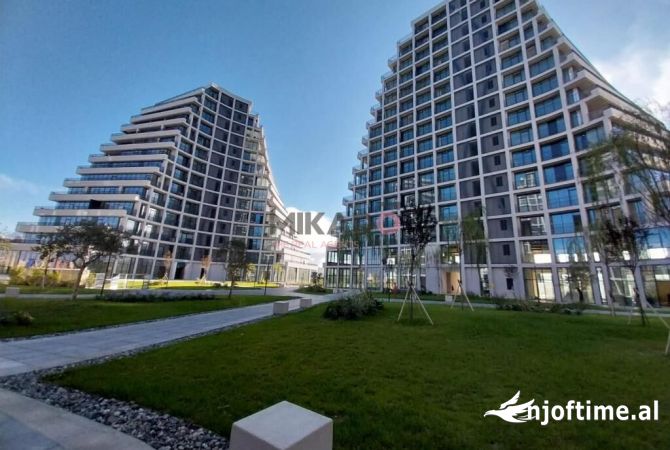 Ambiente Commerciale in Affitto 3+1 a Tirana - 1,700 Euro