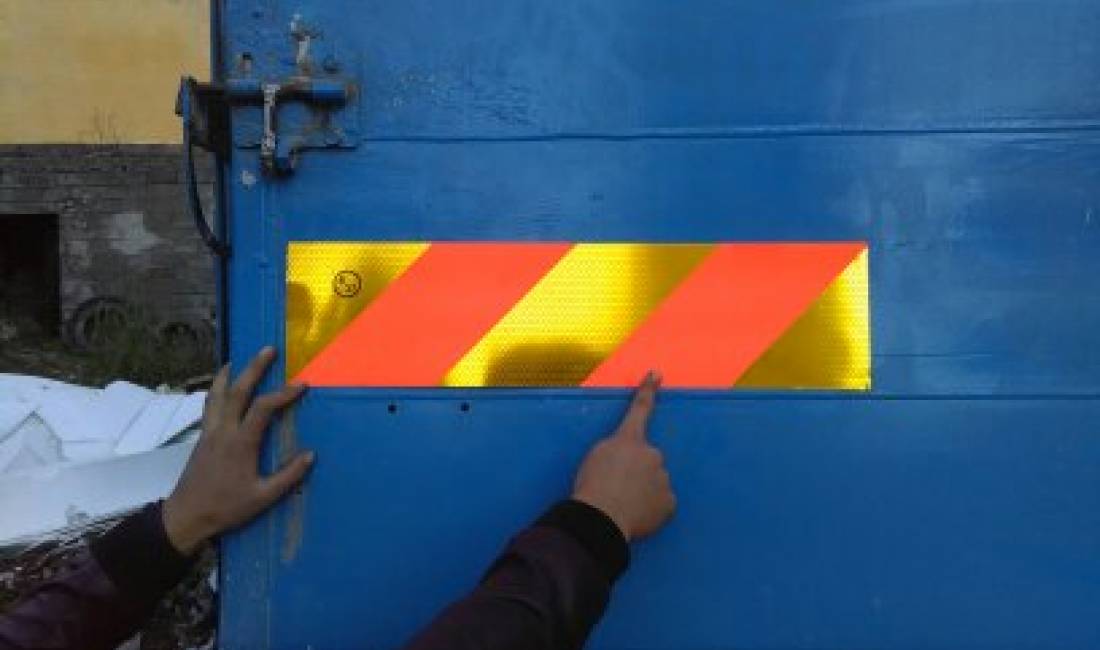  Shes shirita fosforeshente per Kamiona 500 Lek/copa,