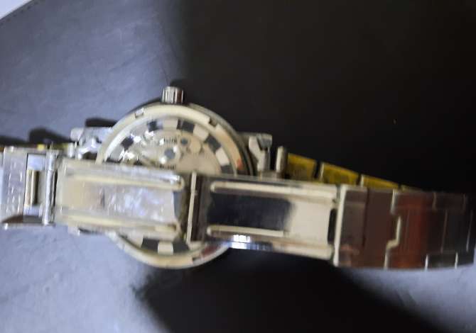 Veshje dhe Aksesor per te Rritur ne Tirane - 50 Euro