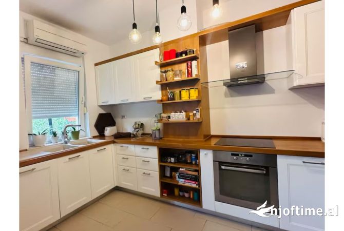 APARTAMENT 2+1 me OBORR dhe PARKIM, TOUCH OF THE SUN