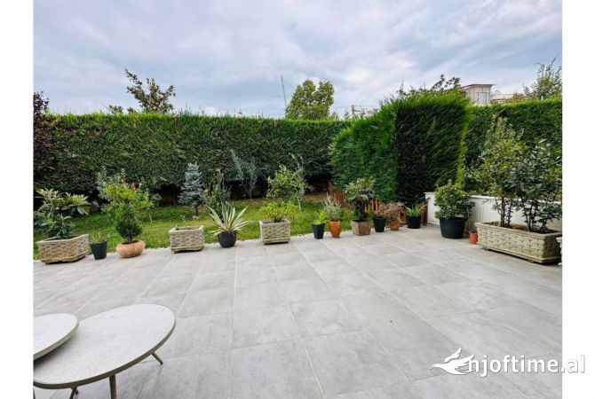 Shtepi ne shitje Apartament ne Tirane, 2+1, Mobilimi E mobiluar, Pagesa 428,000  Euro.