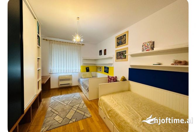 Shtepi ne shitje Apartament ne Tirane, 2+1, Mobilimi E mobiluar, Pagesa 428,000  Euro.