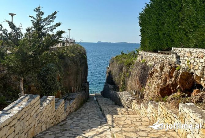 Shtepi ne shitje Apartament ne Vlore, 2+1, Mobilimi Bosh, pa mobiluar, Pagesa 295,000  Euro.