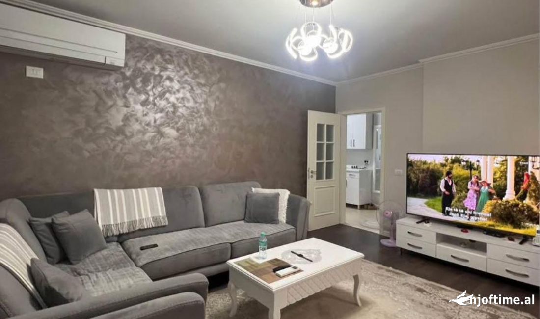 Appartamento in vendita a Tirana 2+1, Arredato