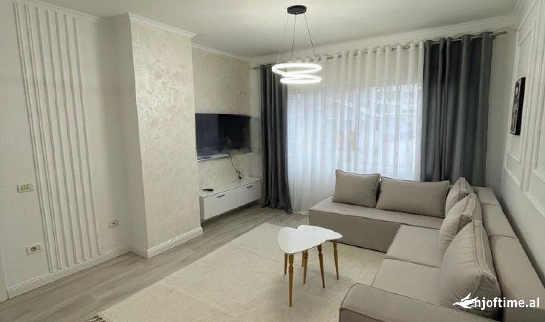 Appartamento in vendita a Tirana 2+1, Arredato