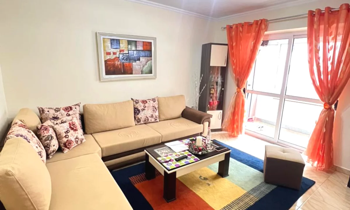 Appartamento in vendita a Tirana 2+1, Arredato