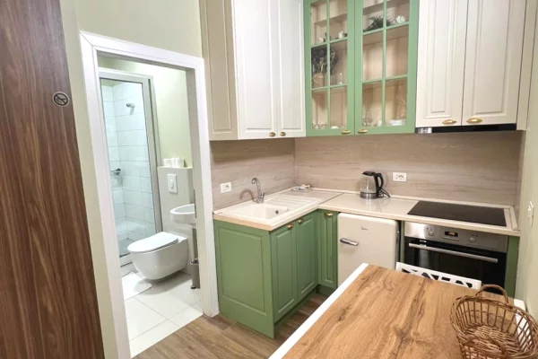 Appartamento in vendita a Tirana 4+1, Arredato