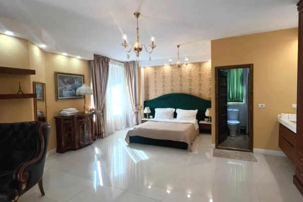 Appartamento in vendita a Tirana 4+1, Arredato