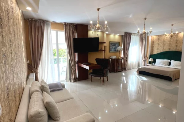 Casa in vendita 4+1 a Tirana - 635,000 Euro