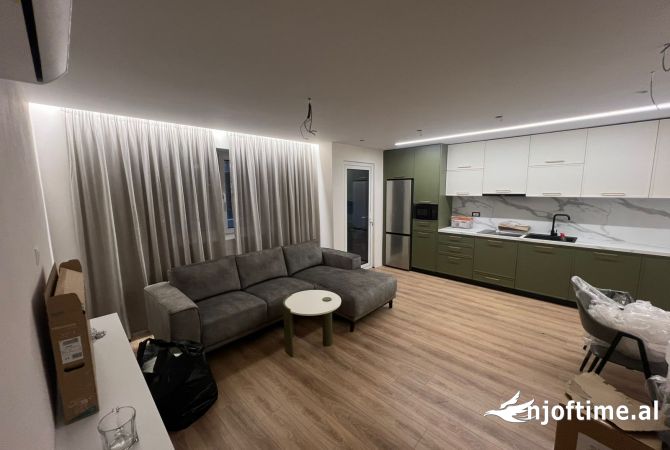 APARTAMENT 2+1 ME QIRA NE QENDER 