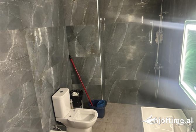 Shtepi me qera Apartament ne Tirane, 2+1, Mobilimi E mobiluar, Pagesa 55,000  Leke.