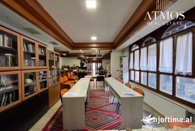 Ambiente Commerciale in Affitto 3+1 a Tirana - 700 Euro