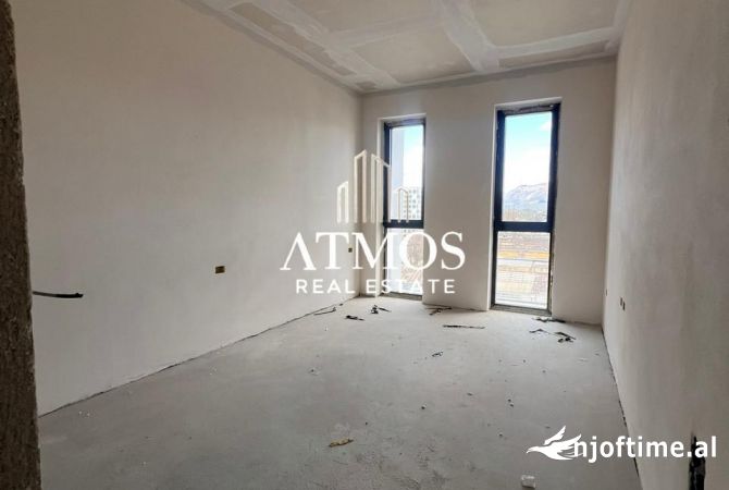 Shtepi ne shitje Apartament ne Tirane, 2+1, Mobilimi Bosh, pa mobiluar, Pagesa 166,000  Euro.