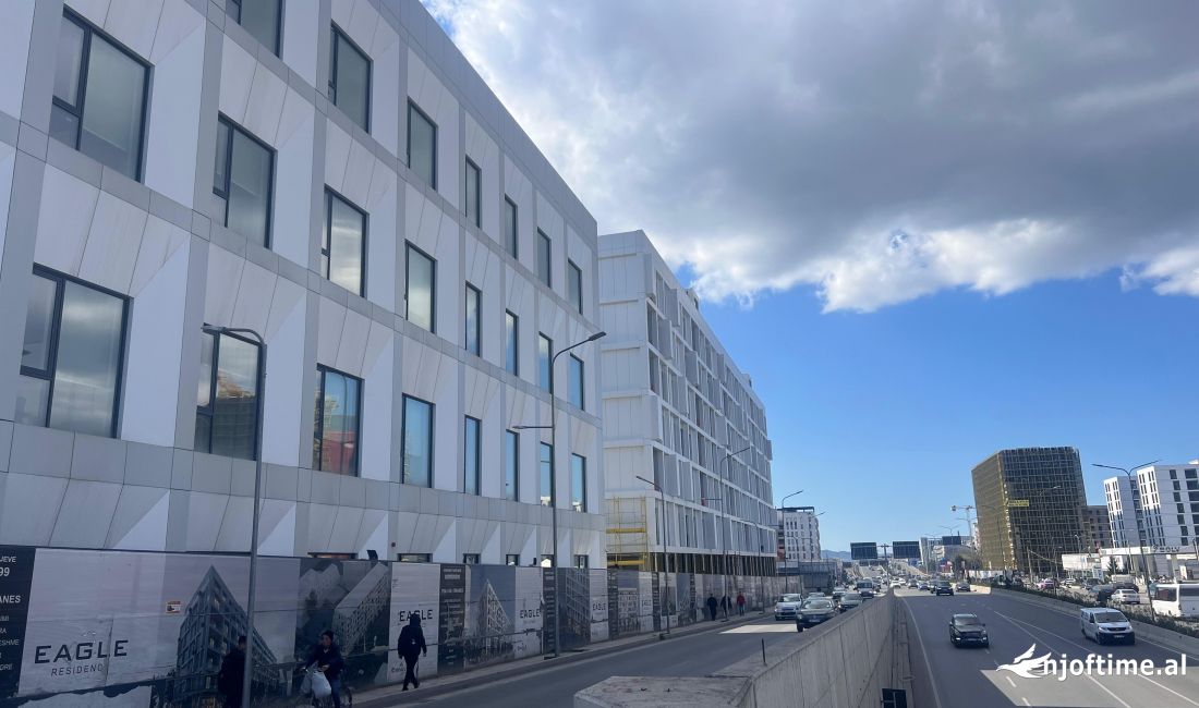 Shtepi ne shitje Apartament ne Tirane, 1+1, Mobilimi Bosh, pa mobiluar, Pagesa 166,000  Euro.