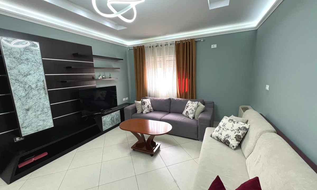 Shtepi me qera Apartament ne Tirane, 2+1, Mobilimi E mobiluar, Pagesa 700  Euro.