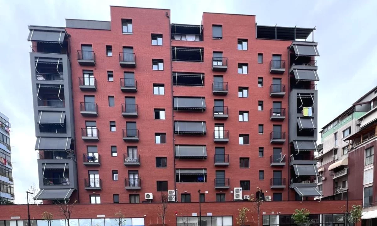 Shtepi ne shitje Apartament ne Tirane, 2+1, Mobilimi Bosh, pa mobiluar, Pagesa 99,540  Euro.