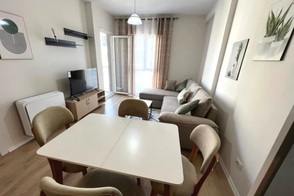 Shtepi me qera 1+1 ne Tirane - 43,000 Leke