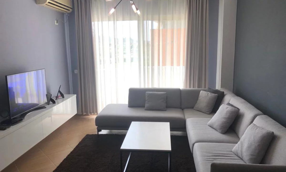 Shtepi ne shitje Apartament ne Tirane, 2+1, Mobilimi E mobiluar, Pagesa 150,000  Euro.