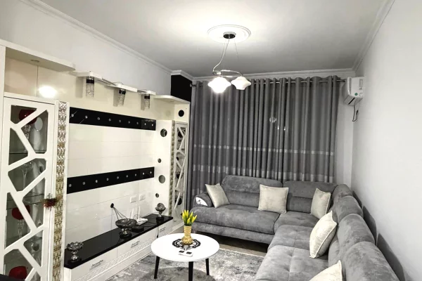 APARTAMENT 1+1 ME QIRA YZBERISHT 