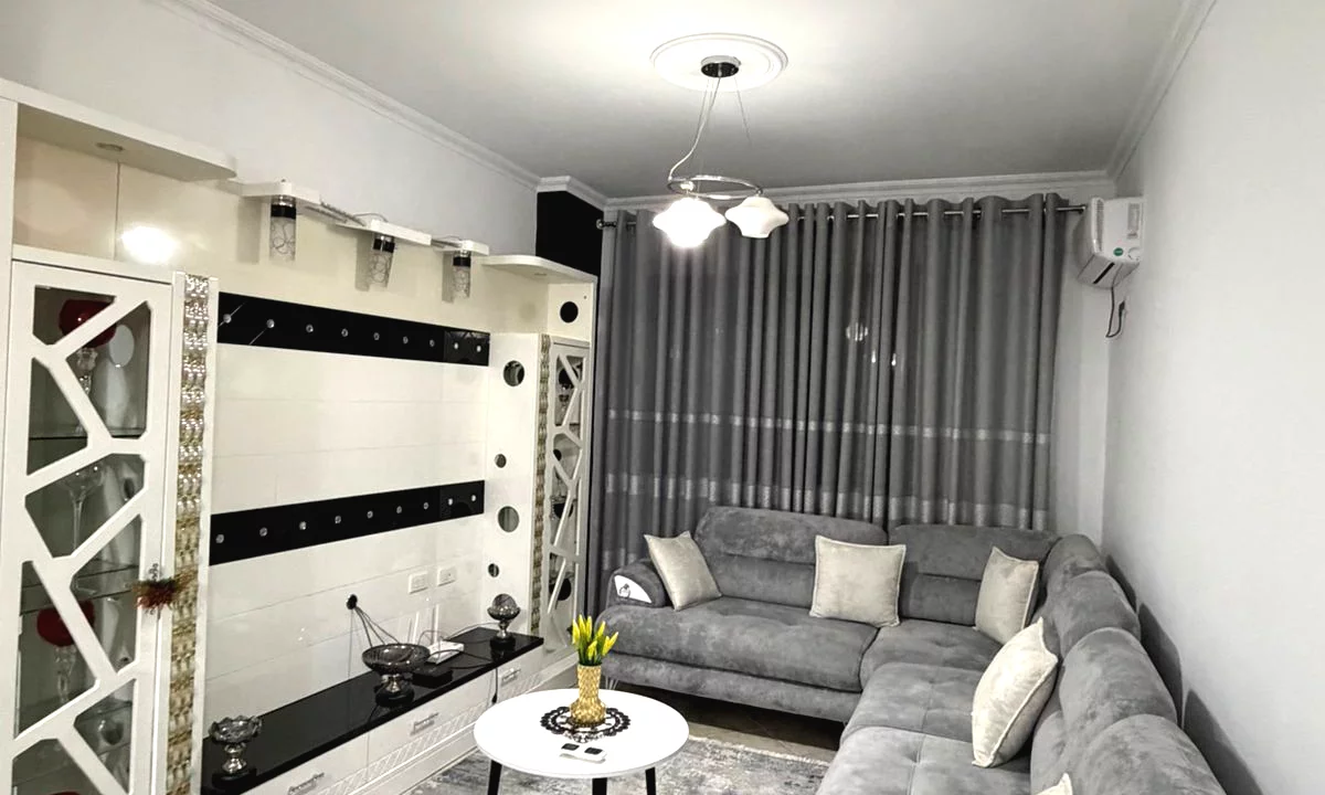 Shtepi me qera Apartament ne Tirane, 1+1, Mobilimi E mobiluar, Pagesa 45,000  Leke.