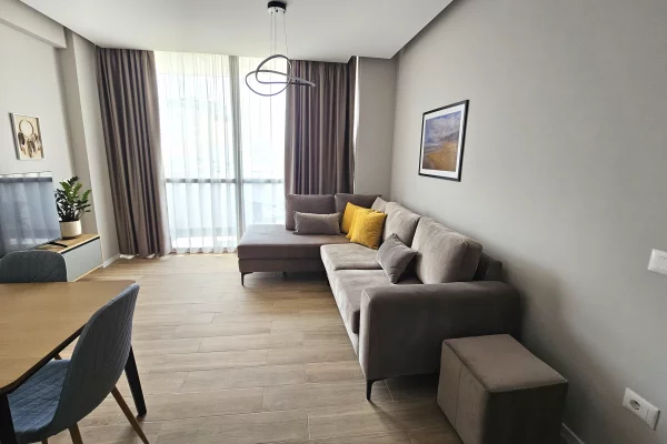 Shtepi me qera 2+1 ne Tirane - 700 Euro