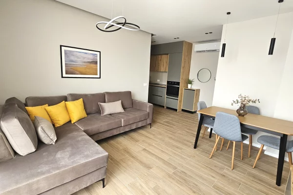 Shtepi me qera Apartament ne Tirane, 2+1, Mobilimi E mobiluar, Pagesa 700  Euro.