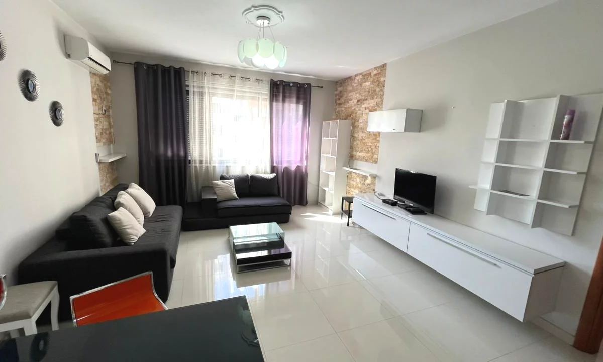 Shtepi me qera Apartament ne Tirane, 1+1, Mobilimi E mobiluar, Pagesa 500  Euro.