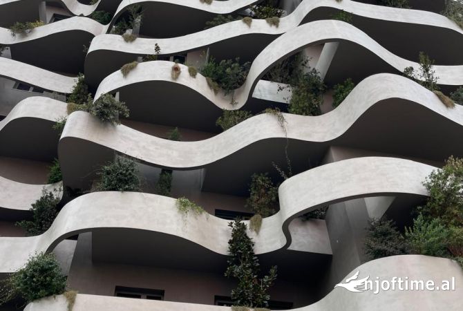 Ambiente Commerciale in Affitto 3+1 a Tirana - 4,000 Euro