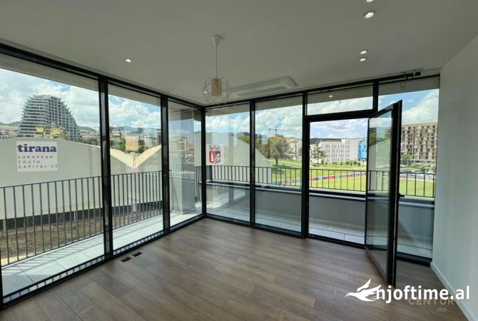 Ambiente Commerciale in Affitto 3+1 a Tirana - 1,500 Euro