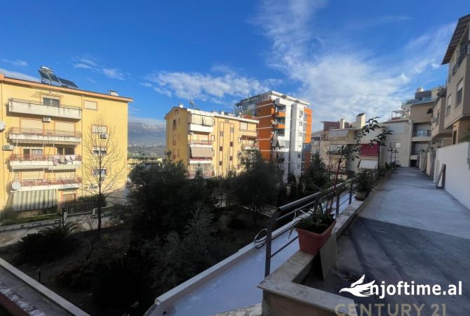 SHESIM APARTAMENT 1+1 ME VERANDE TEK RR.PETI