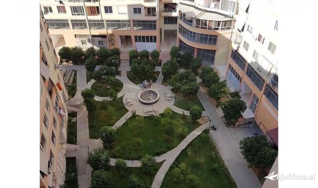 Shtepi ne shitje Apartament ne Tirane, 2+1, Mobilimi E mobiluar, Pagesa 130,000  Euro.