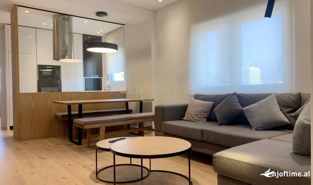 Appartamento in affitto a Tirana 2+1, Arredato