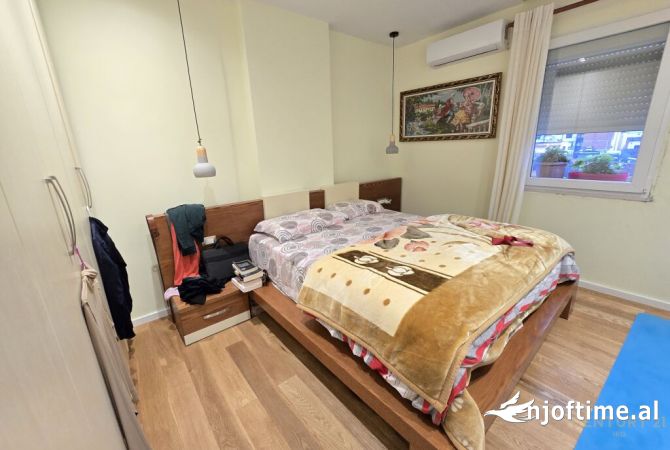 Shtepi ne shitje Apartament ne Tirane, 3+1, Mobilimi E mobiluar, Pagesa 210,000  Euro.