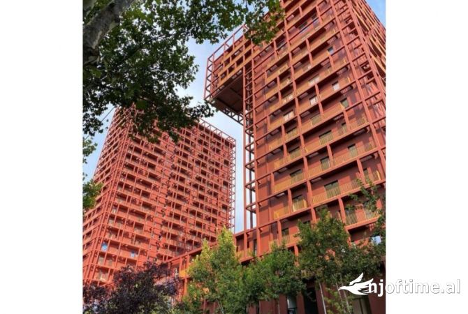 Ambiente Commerciale in Affitto 3+1 a Tirana - 1,500 Euro