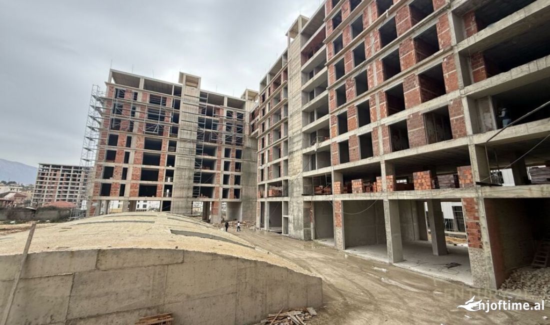 Apartment for sale in Tirana 3+1, Emty