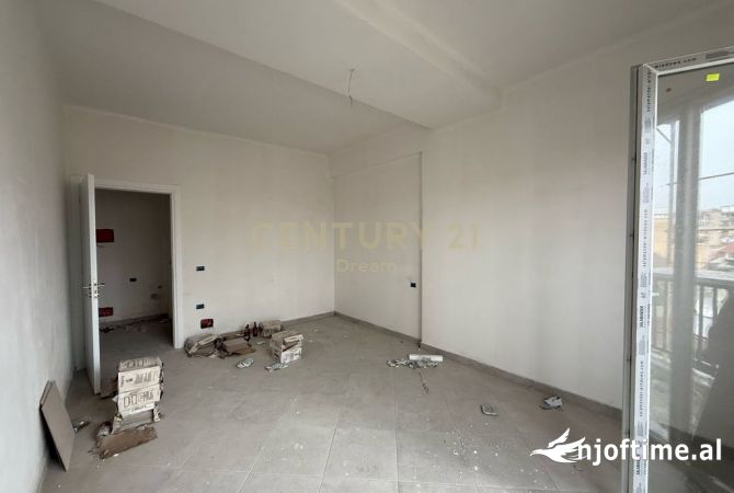 Apartament 2+1 per shitje ne Xhamllik!